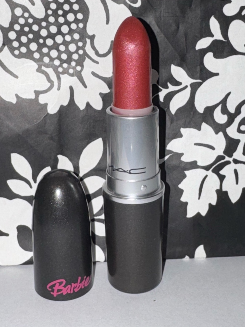 Mac Modern Ms Lipstick-Barbie collection